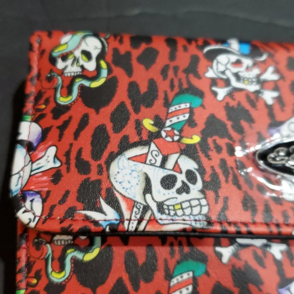 Ed Hardy red black iconic Ed Hardy goth skull imagery printed trifold wallet new - Picture 6 of 11